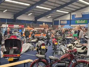 Verslag van de 11de editie van de Classic motor en bromfietsenbeurs Leek. CS-Riders
